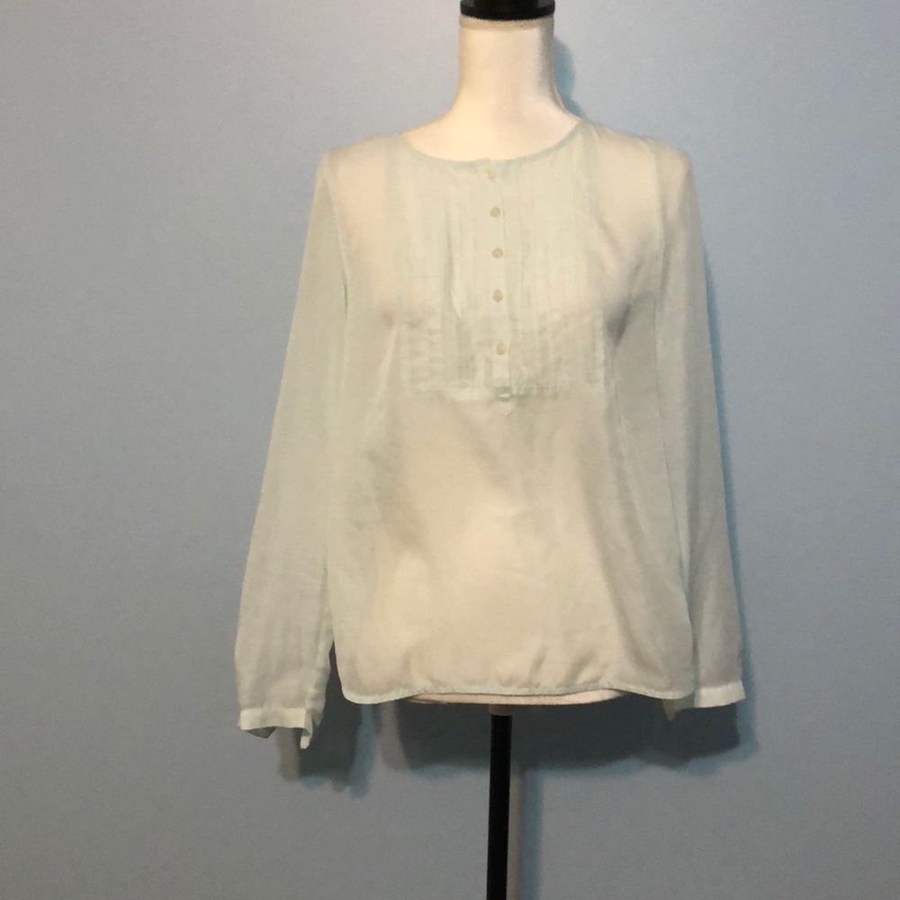Women’s thin long sleeve small top by The Loft